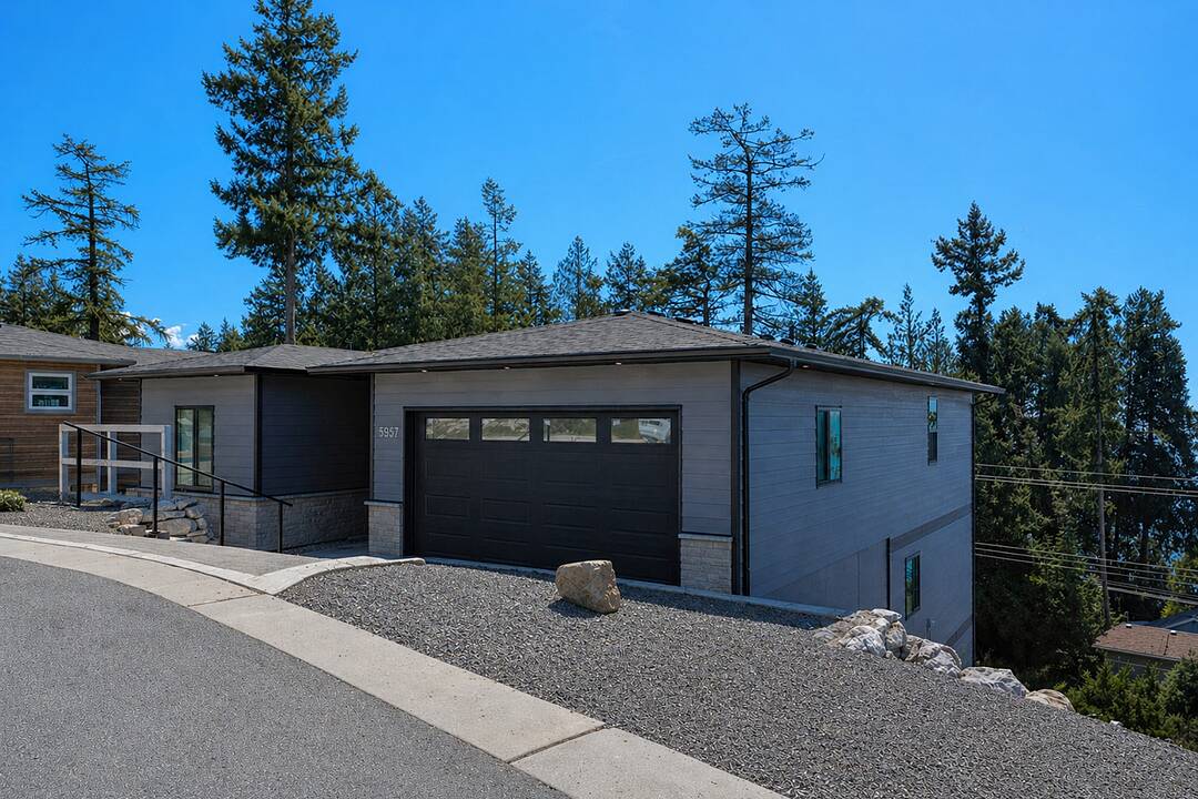 5957 Barnacle Place, Sechelt, British Columbia