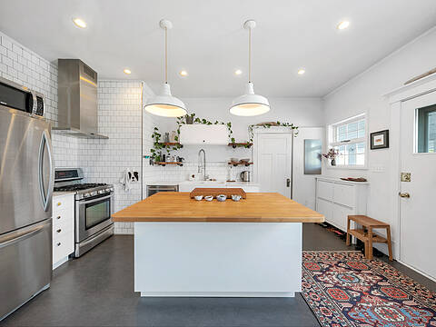 1131 11th Avenue W #303, Vancouver