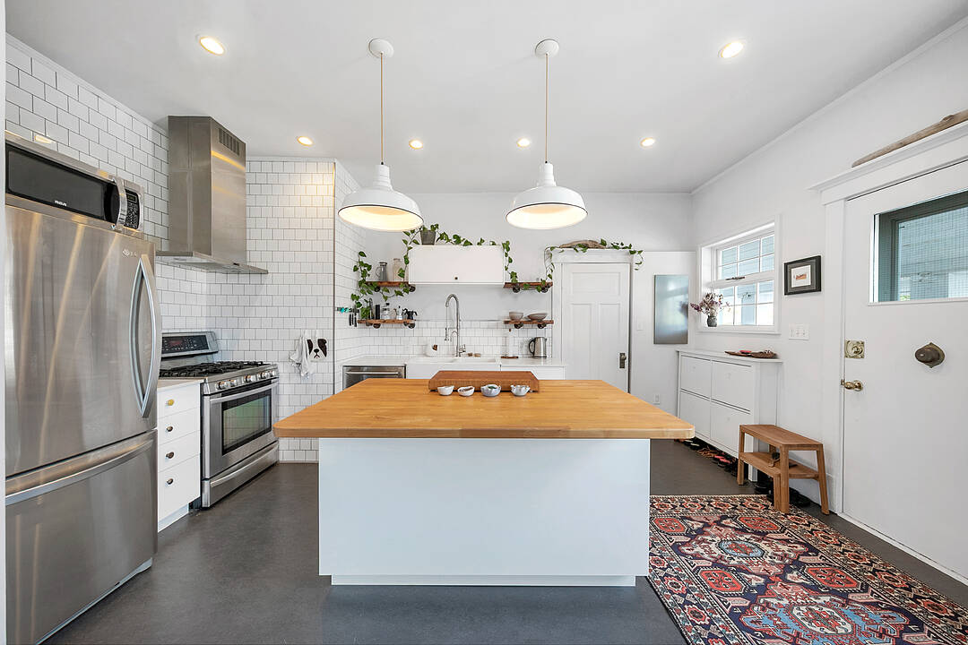 1131 11th Avenue W #303, Vancouver, British Columbia