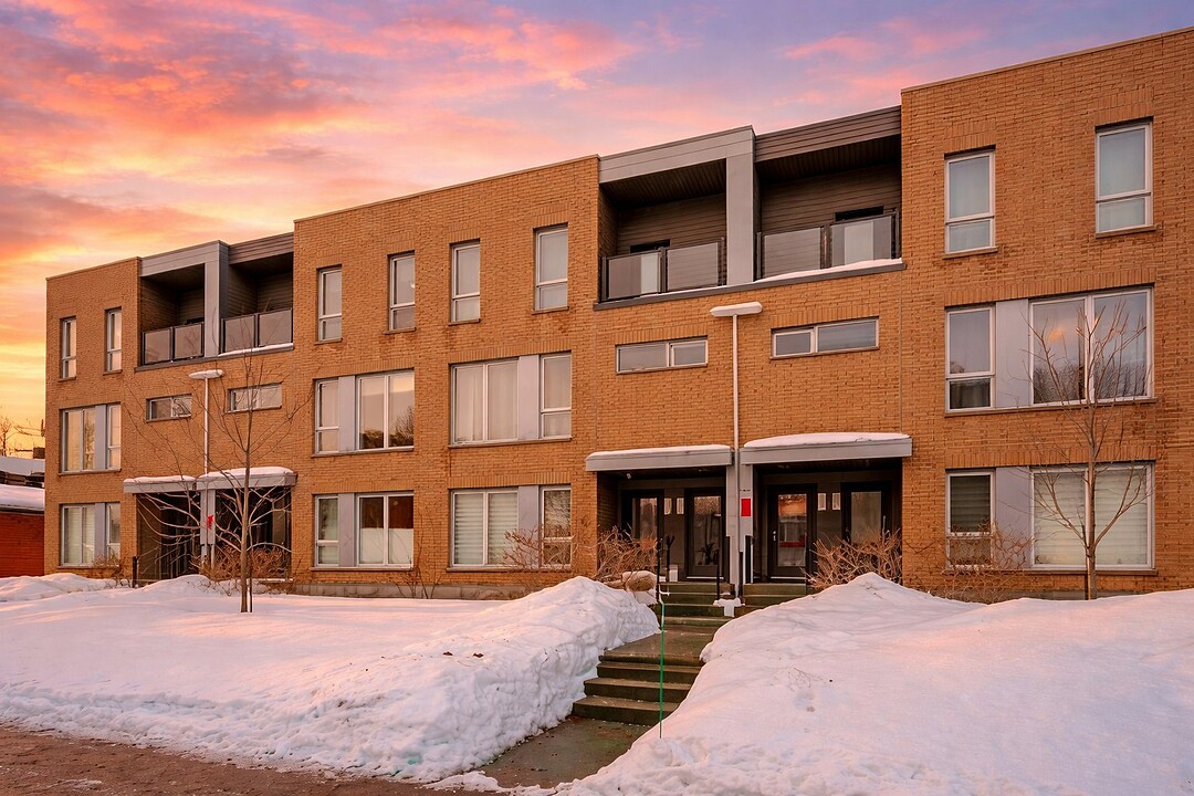 1103 Rue Raymond-Casgrain, La Cité, Québec