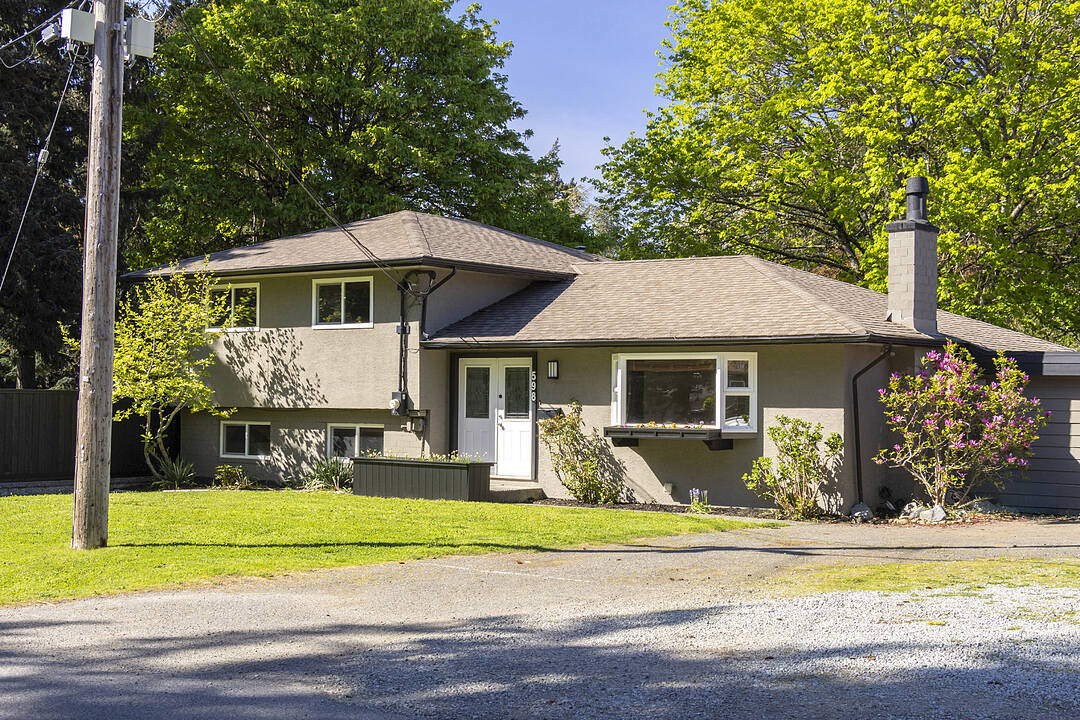 598 Cedarcrest Drive, Colwood, British Columbia