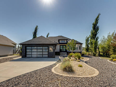 8 Cameron Close, Okotoks