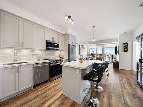 95 Oneida Cres #2003, Richmond Hill