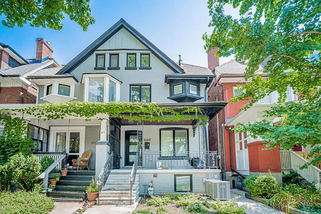 669 Euclid Ave #Upper Unit, Toronto, Ontario