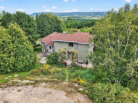47118 Old Mail Rd, Grey Highlands