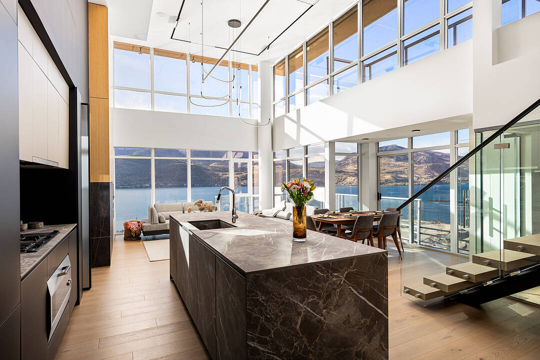 PH1-1075 Sunset Drive, Kelowna, British Columbia