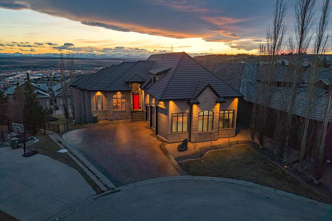 212 Gleneagles Estates Lane, Cochrane, Alberta