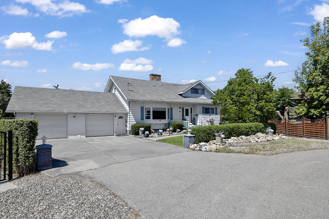 660 Sparrow Road, Kelowna, British Columbia