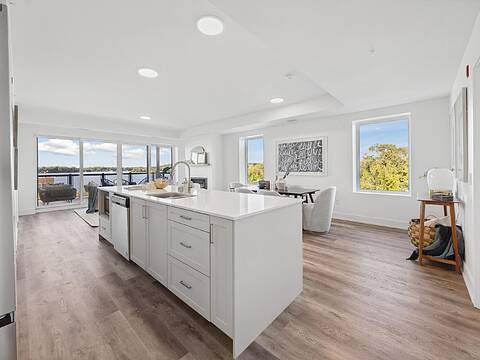 19B West St N #208, Kawartha Lakes