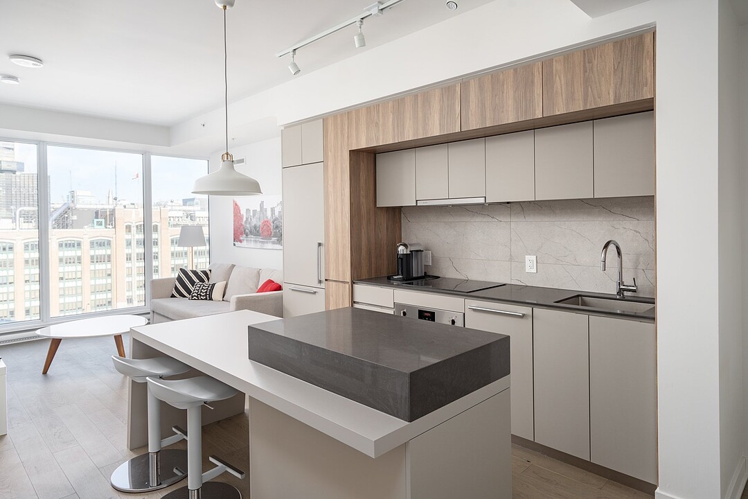 1188 Rue St-Antoine O., Apt. 901, Ville-Marie, Québec