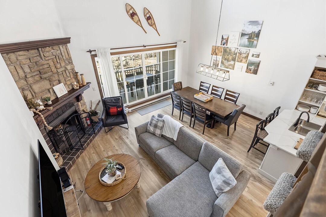102 Ch. des Quatre-Sommets, Apt. 6, Mont-Tremblant, Québec