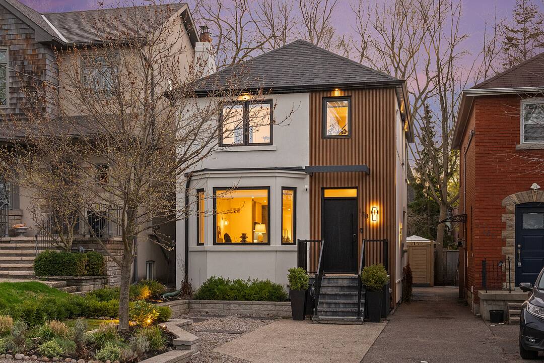 138 Airdrie Rd, Toronto, Ontario