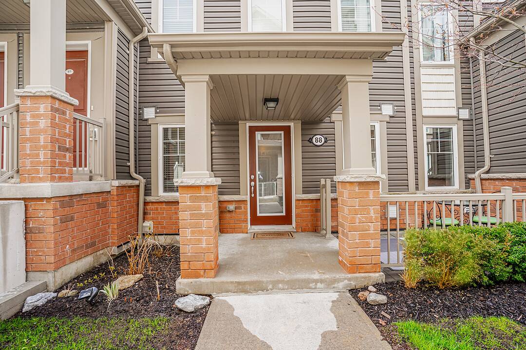 2500 Hill Rise Crt #88, Oshawa, Ontario