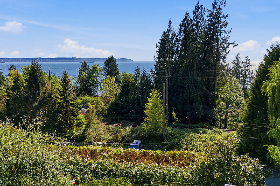 3155 Dickinson Crescent, West Vancouver, British Columbia