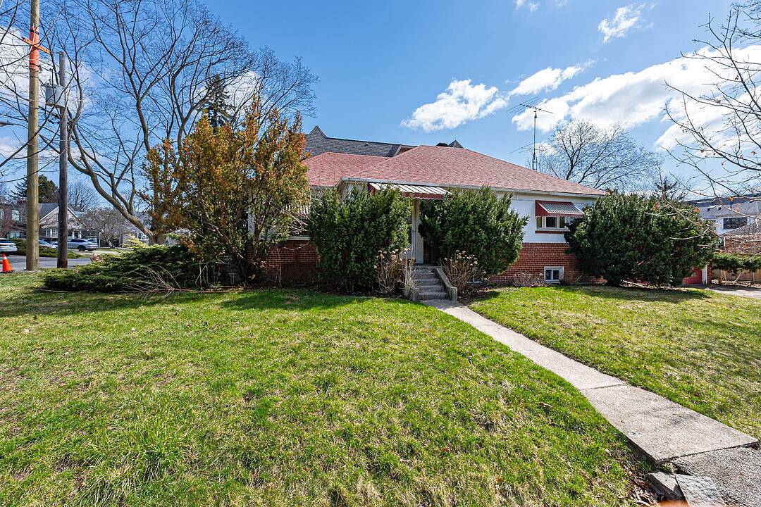 47 Grenview Blvd S, Toronto, Ontario