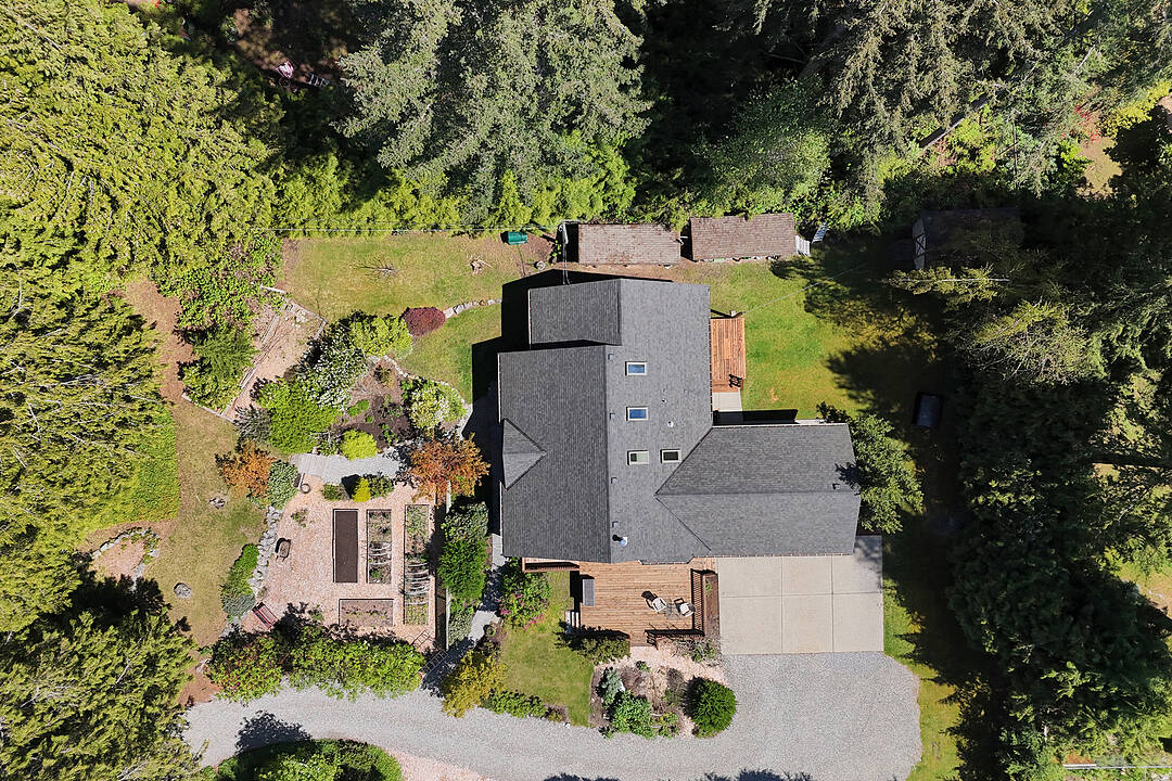 8071 Wildwood Road, Halfmoon Bay, British Columbia