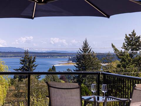 8630 Aldous Terrace, North Saanich