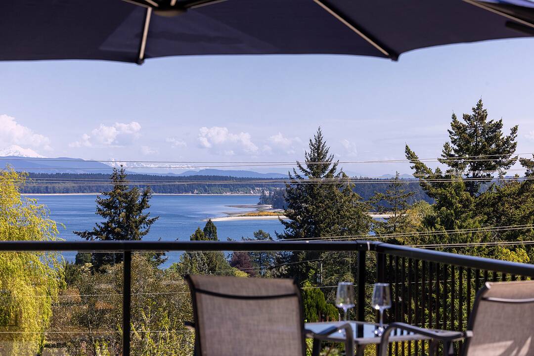 8630 Aldous Terrace, North Saanich, British Columbia