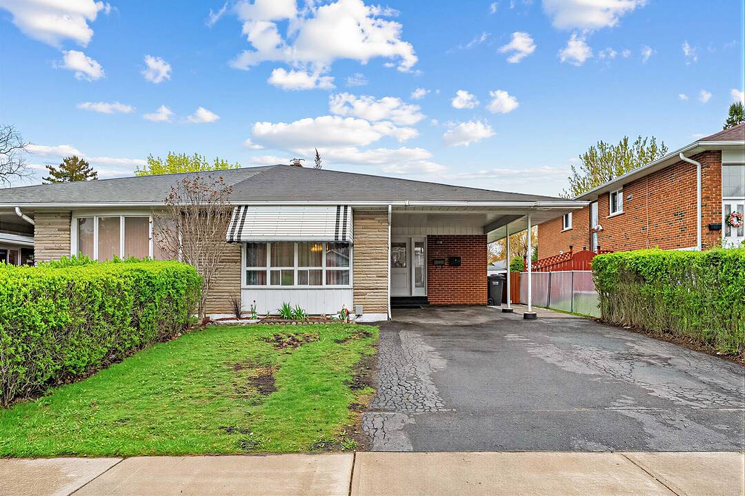 3352 Queen Frederica Dr, Mississauga, Ontario