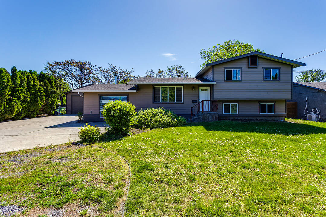 2559 Benvoulin Road, Kelowna, British Columbia