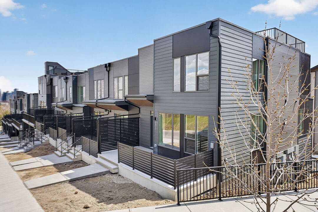2537 Sovereign Crescent SW, Calgary, Alberta