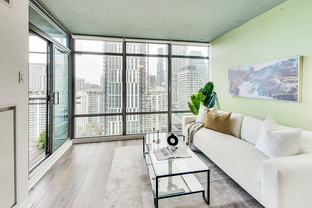 22 Wellesley St #2002, Toronto, Ontario
