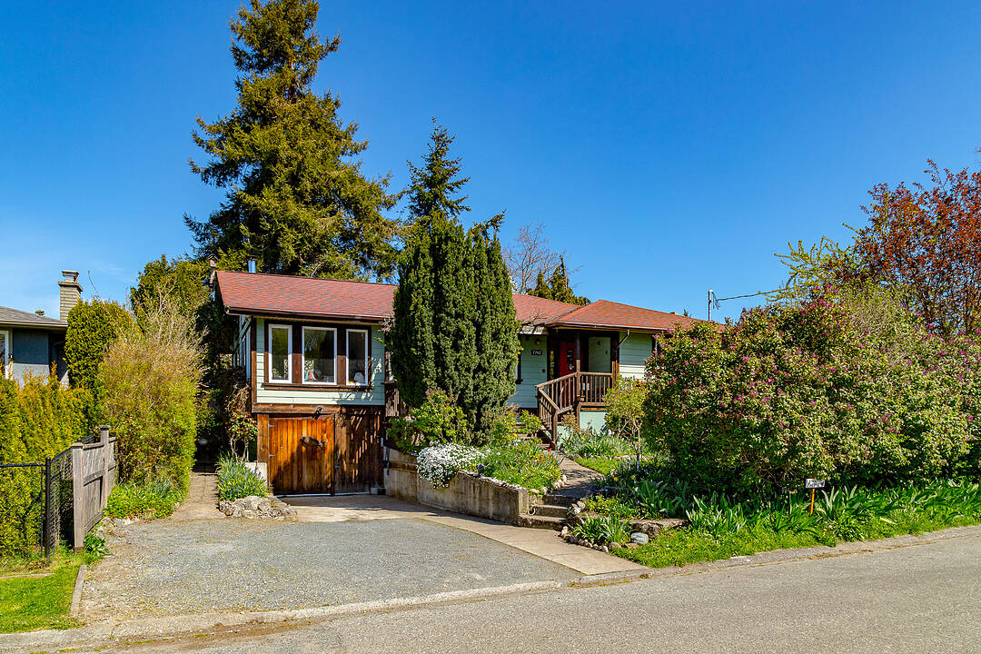 1742 Christmas Avenue, Saanich, British Columbia