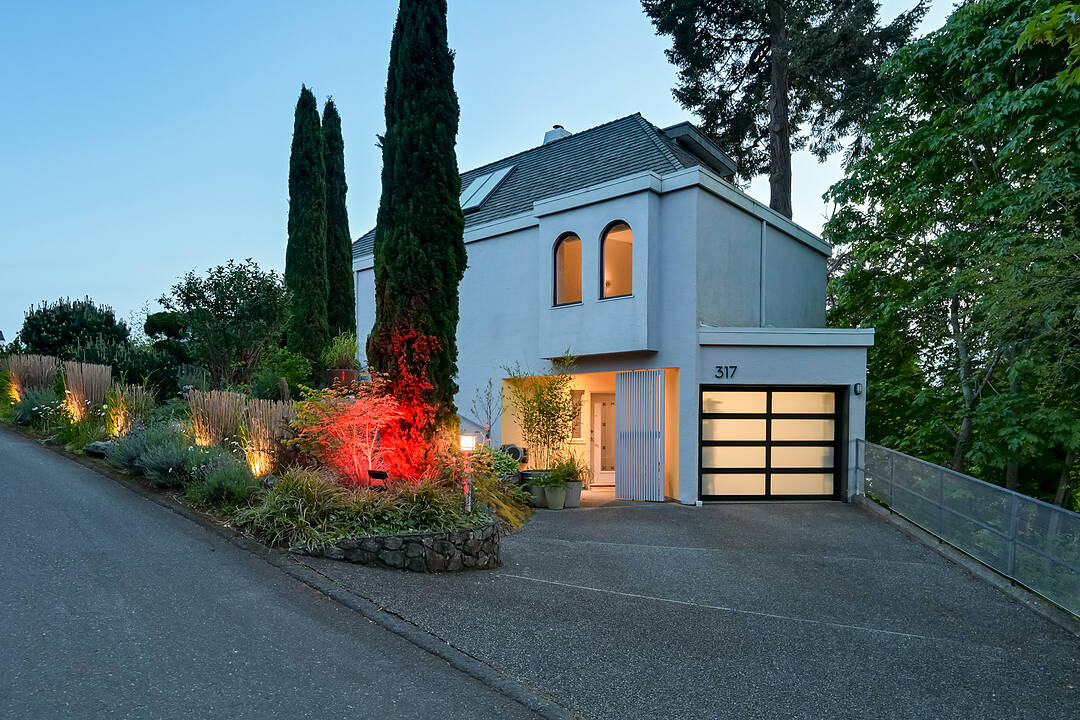 317 Bessborough Close, View Royal, British Columbia