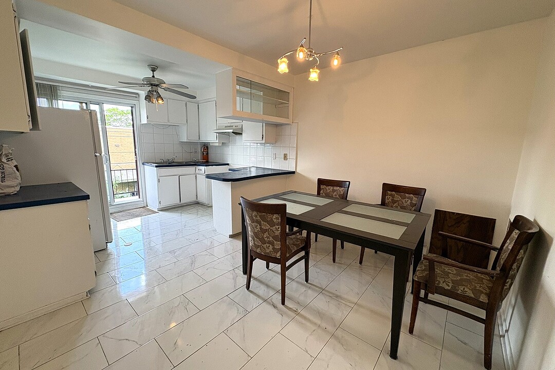 5842 Rue Brossard, Rosemont / La Petite-Patrie, Québec