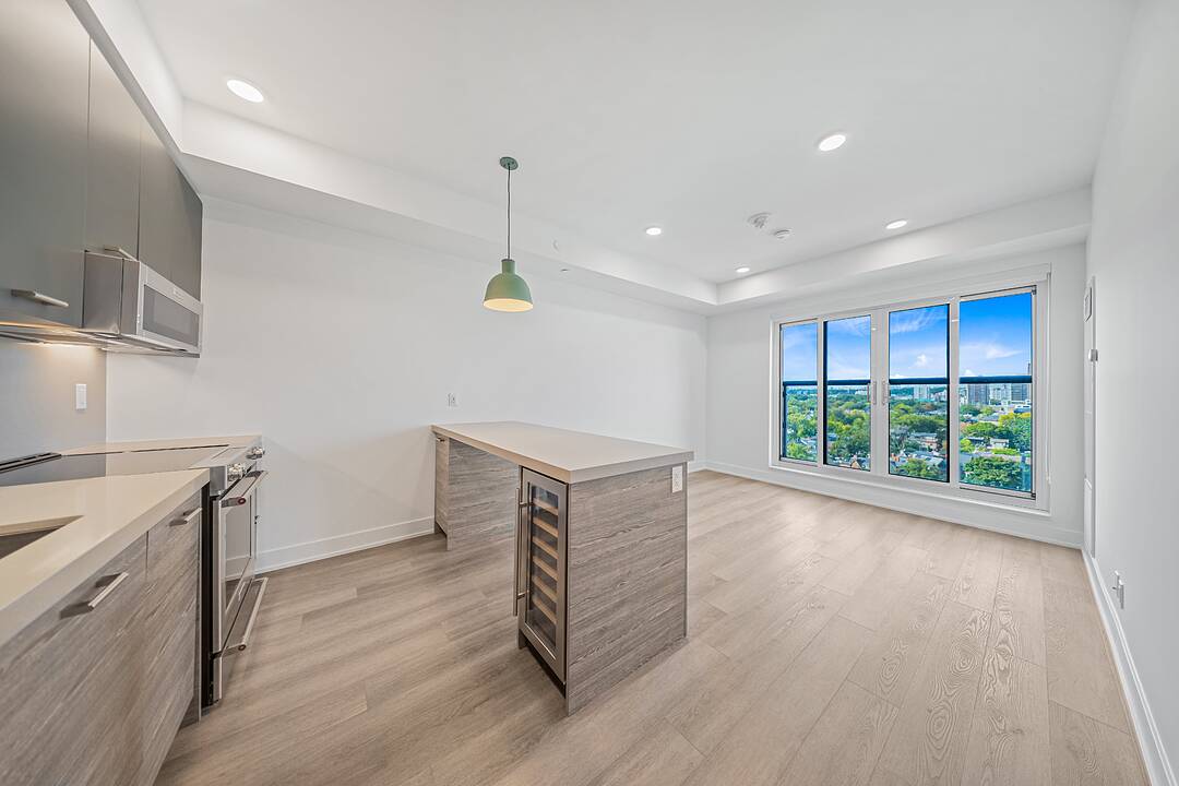 484 Spadina Ave #505, Toronto, Ontario