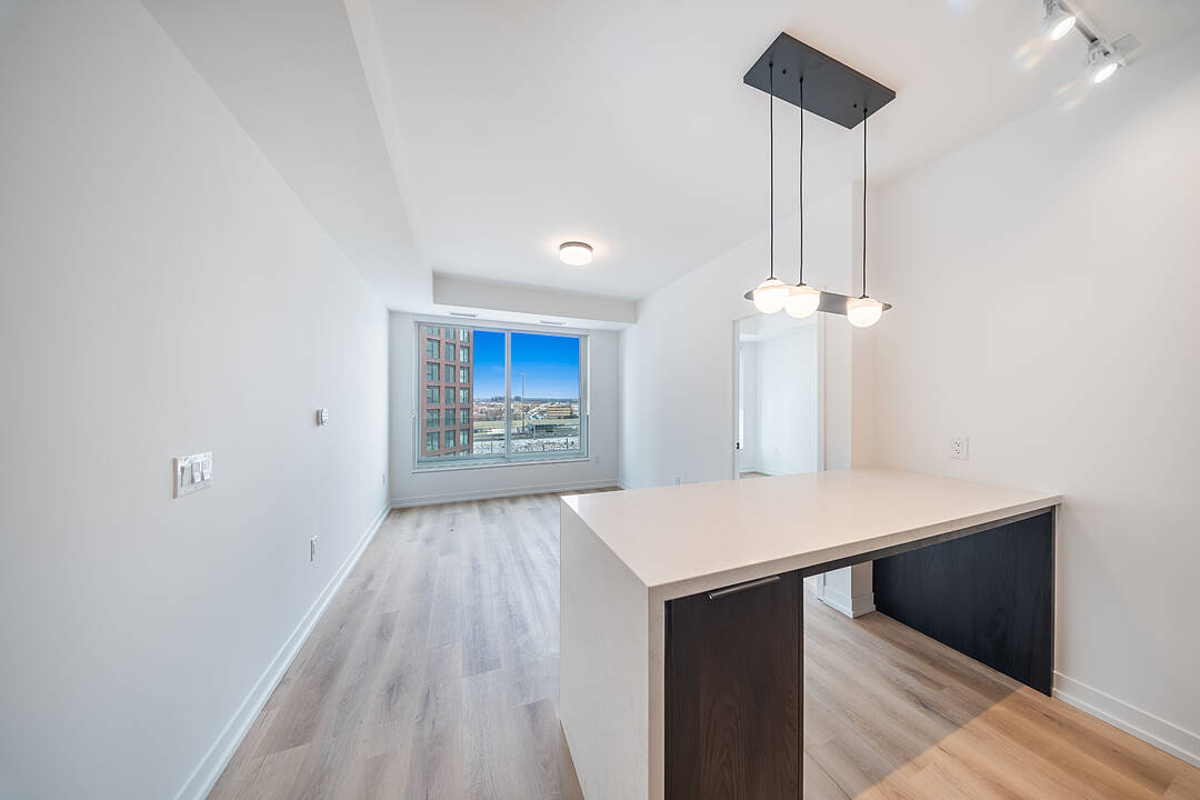 5 York Garden Way #911, Toronto, Ontario