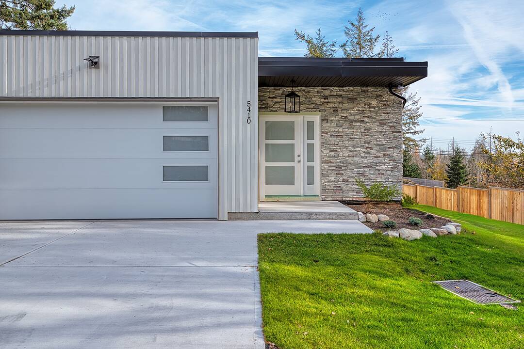 5410 Stellar Way, Sechelt, British Columbia