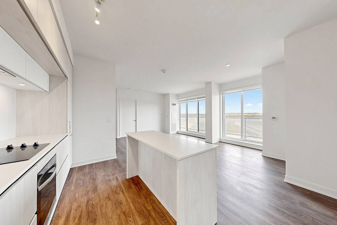2 David Eyer Rd #1127, Richmond Hill, Ontario