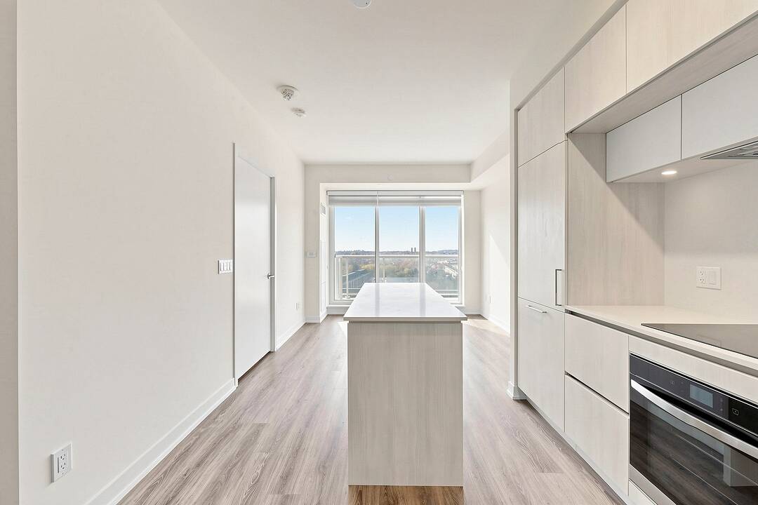 2 David Eyer Rd #1132, Richmond Hill, Ontario