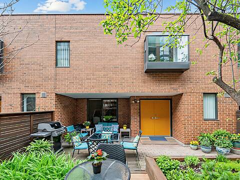 188 Spadina Ave #Th. 2, Toronto