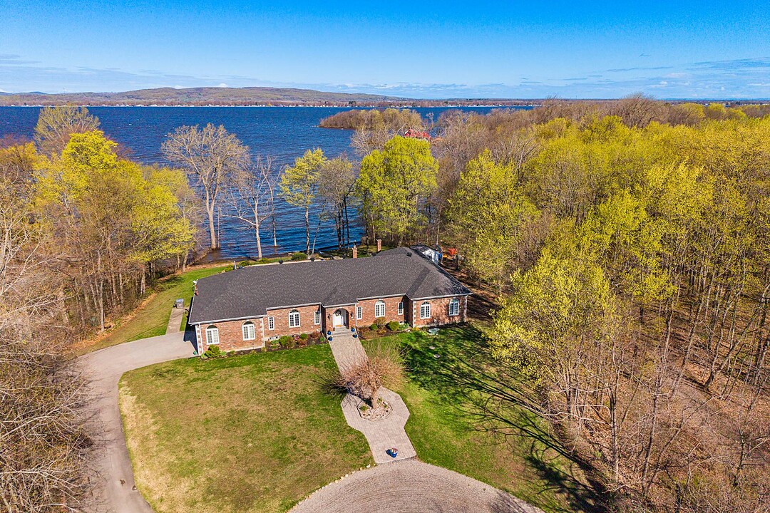 5 Place Monk, L'île-Bizard / Sainte-Geneviève, Québec