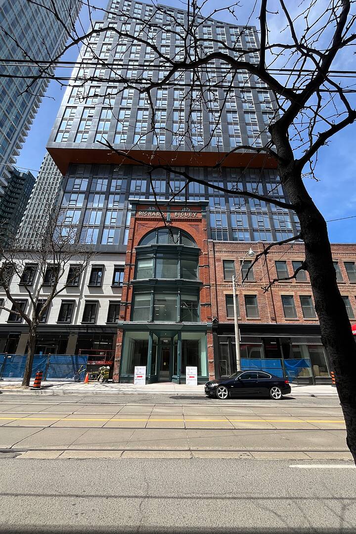 100 Queen St E #3203, Toronto, Ontario