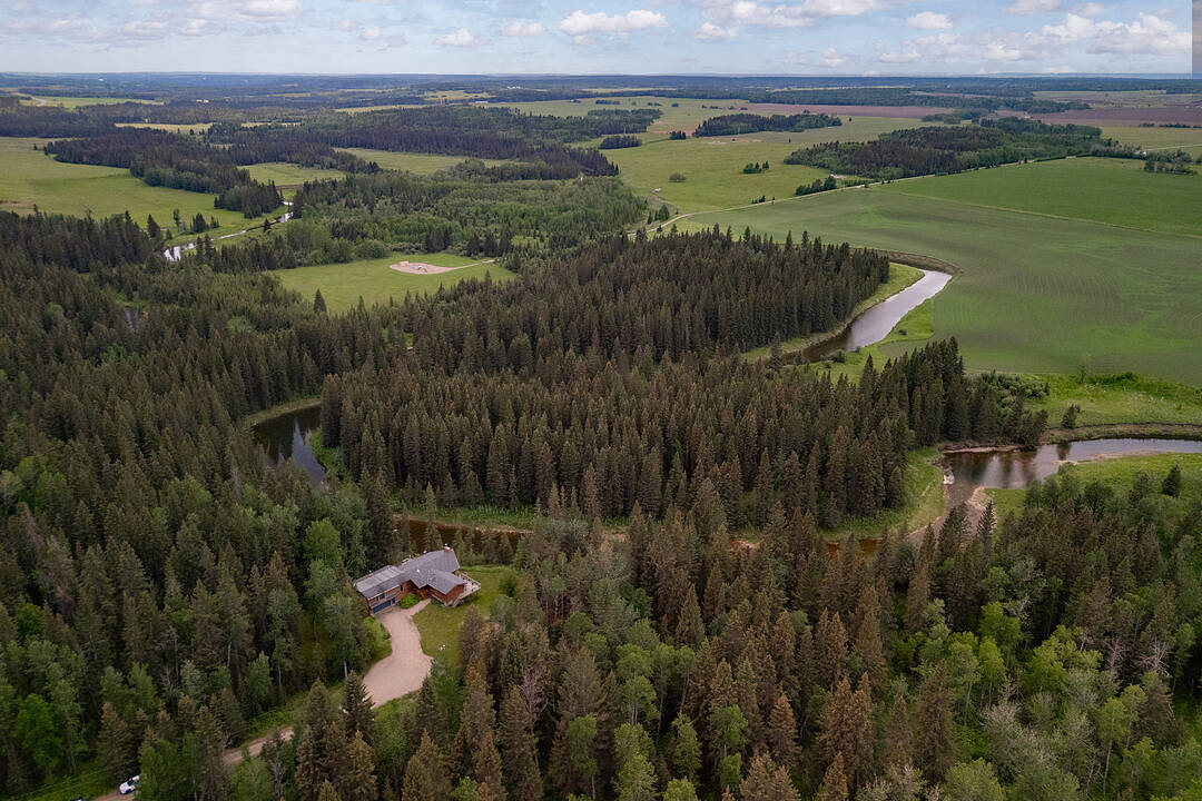 4252 Township Road 322, Rural Mountain View County, Alberta