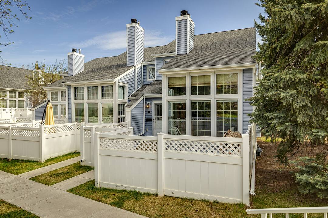 28 Berwick Crescent NW #57, Calgary, Alberta