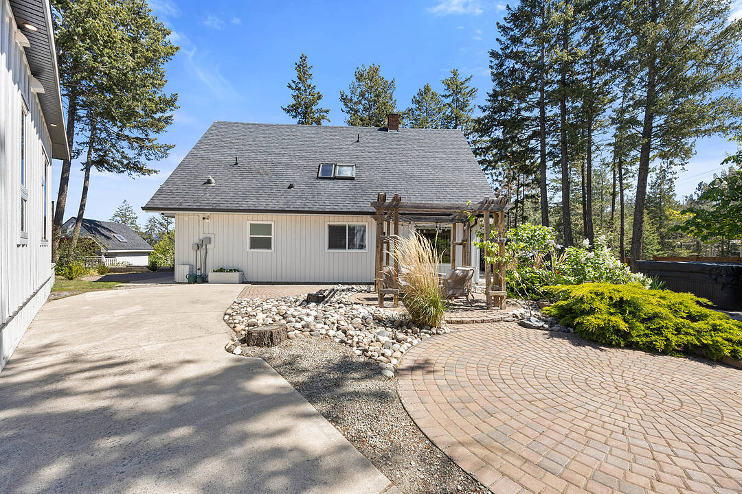 1018 West Kelowna Road, West Kelowna, British Columbia