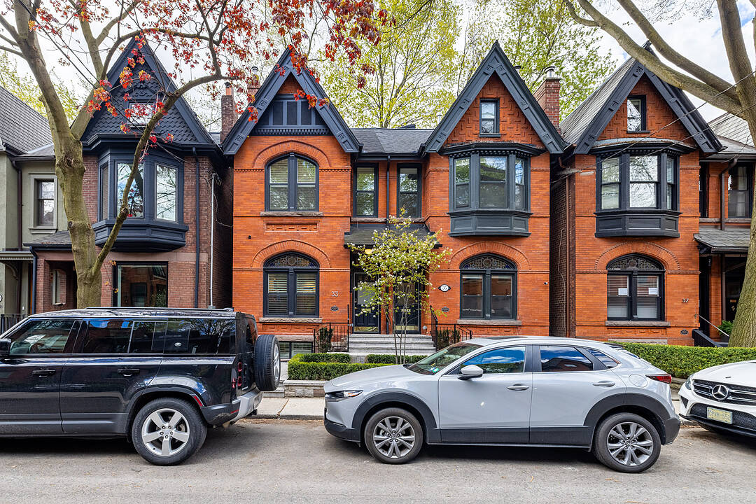 33 Tranby Ave, Toronto, Ontario