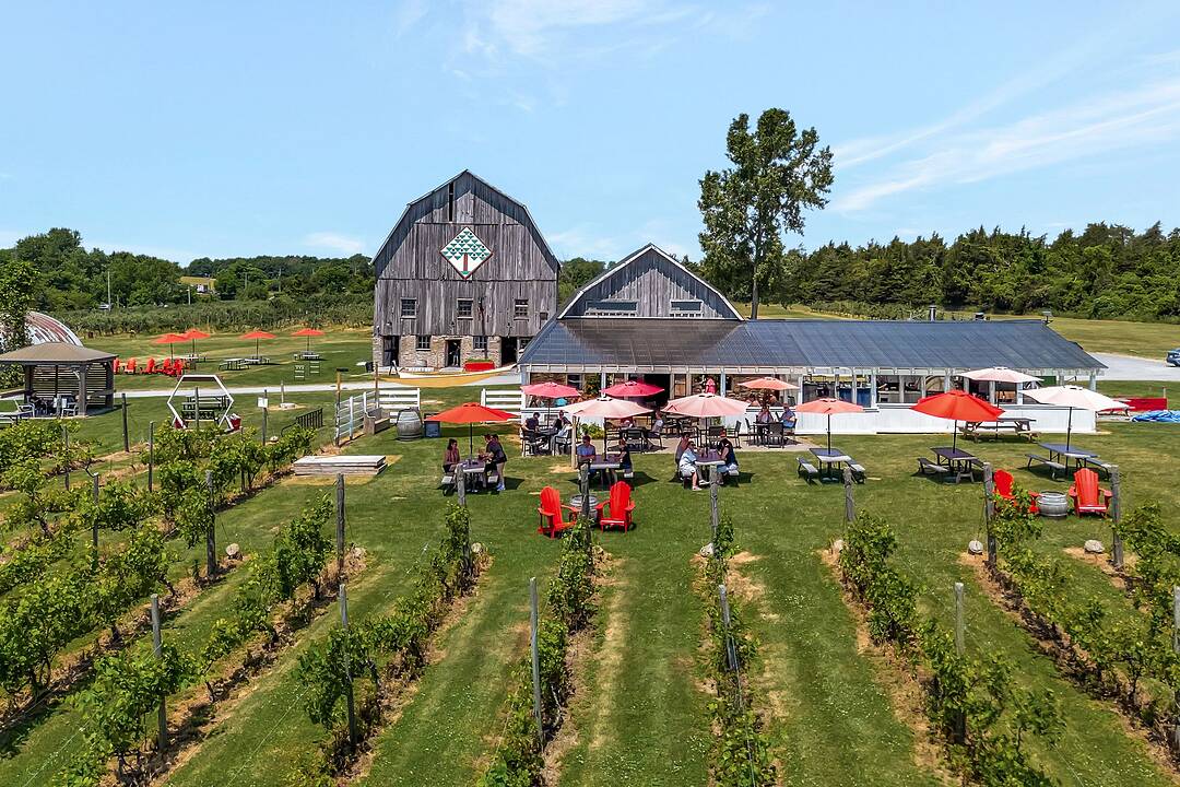 17 Mcfarland Dr E, Prince Edward County, Ontario
