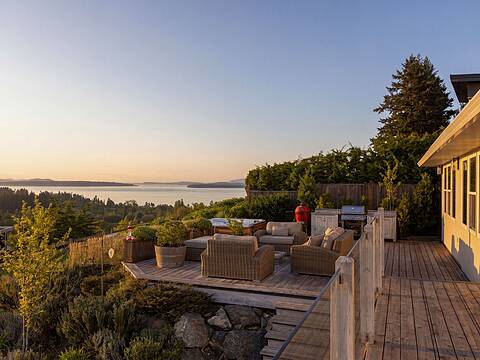 790 Del Monte Place, Saanich