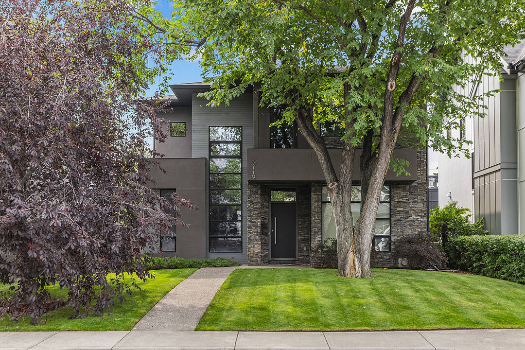 2119 6 Avenue NW, Calgary, Alberta
