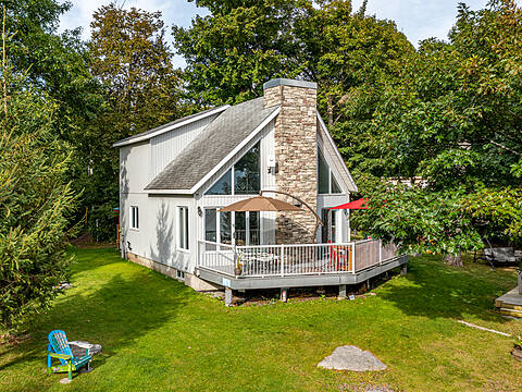 1 & 2 Ivy Lane, Orillia