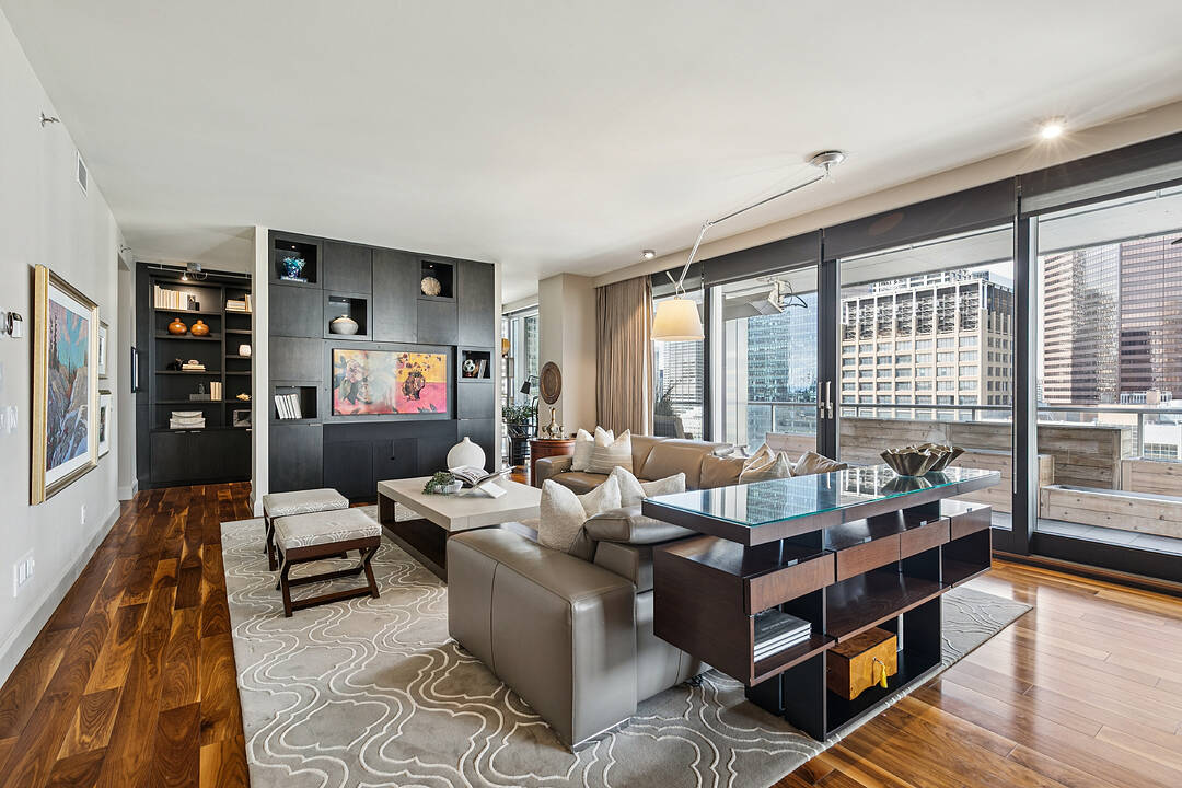 108 9 Avenue SW #1601, Calgary, Alberta