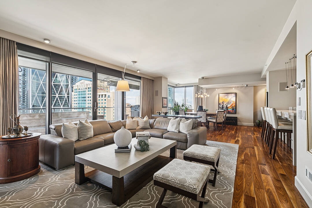 108 9 Avenue SW #1601, Calgary, Alberta