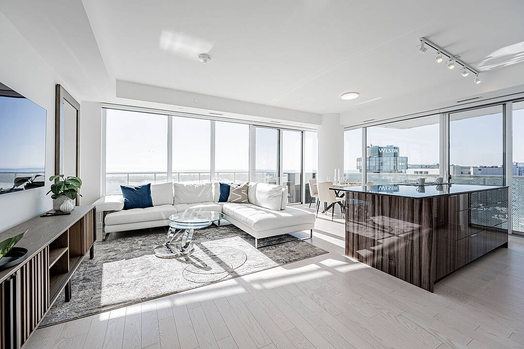 15 Queens Quay E #3403, Toronto, Ontario