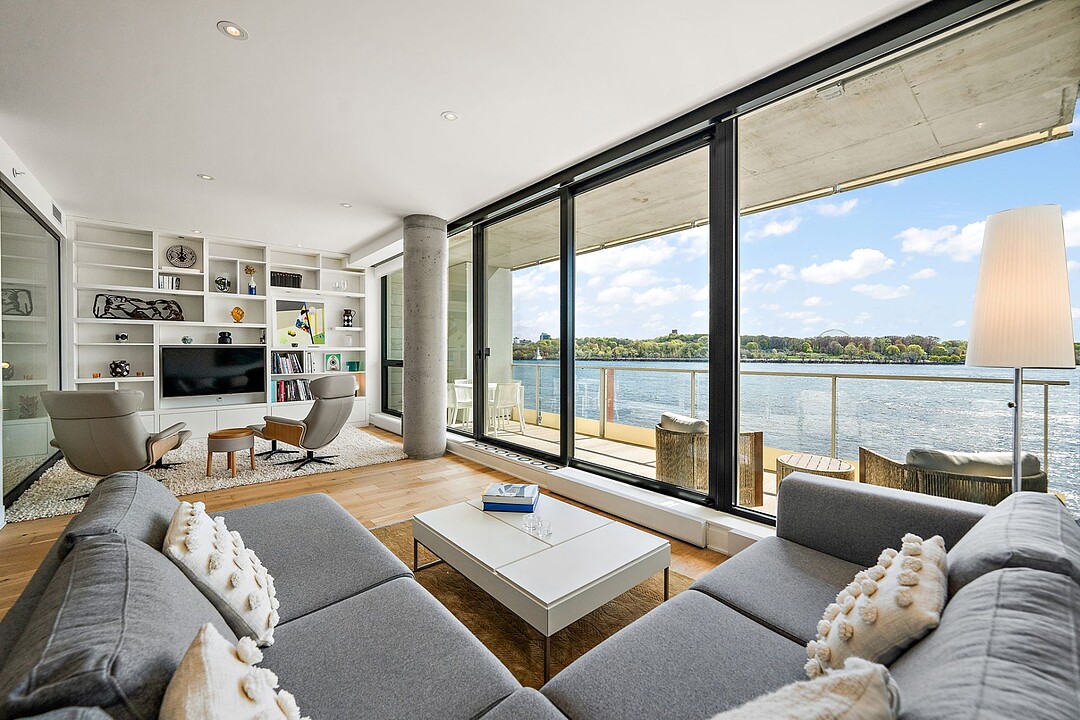 1010 Rue de la Commune E., Apt. 303, Ville-Marie, Québec