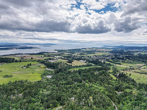 8278 Thomson Place, Central Saanich